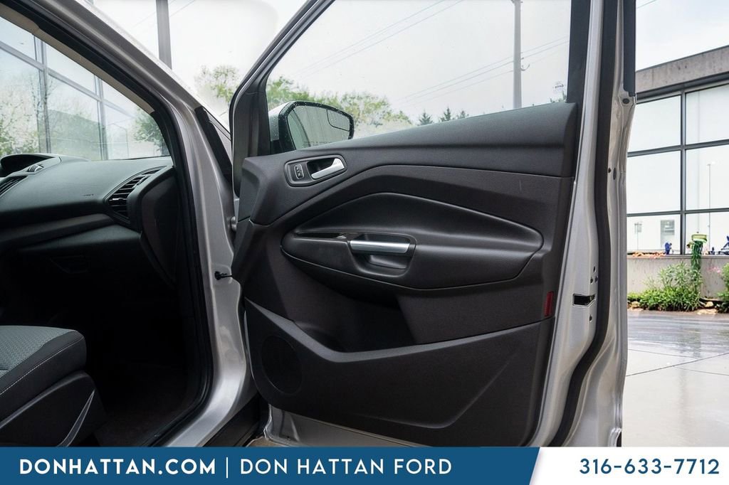 Used 2018 Ford Escape SE image 19