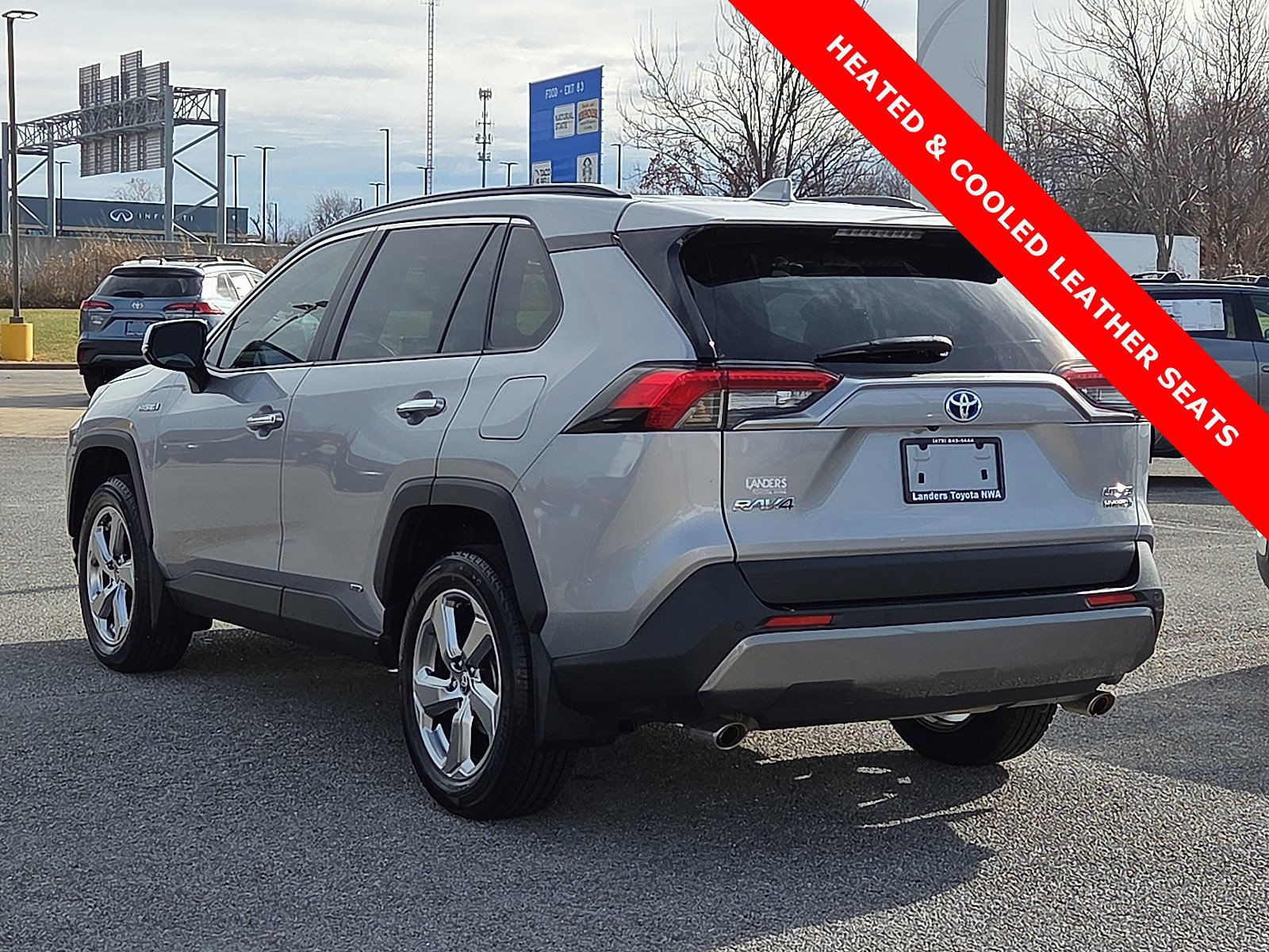 Used 2020 Toyota RAV4 Limited image 4