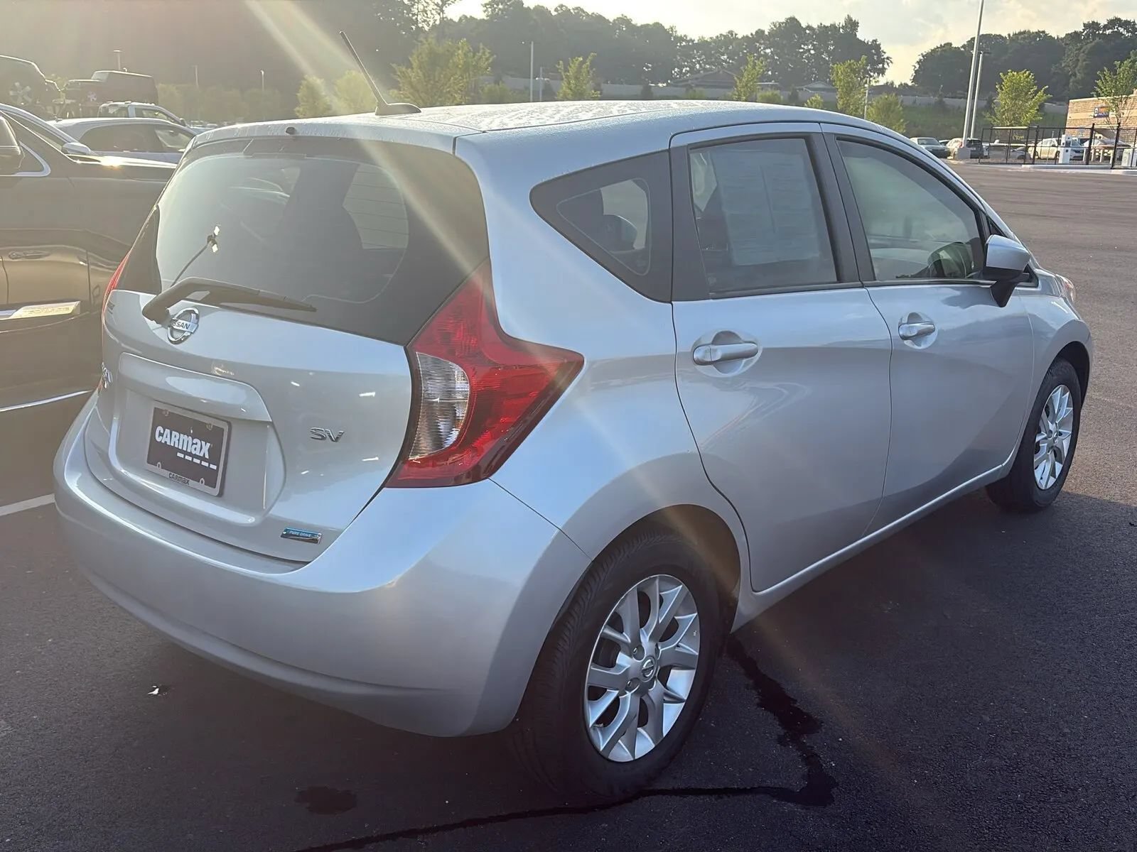 Used 2016 Nissan Versa Note SV w/ SV Appearance Package FWD image 2