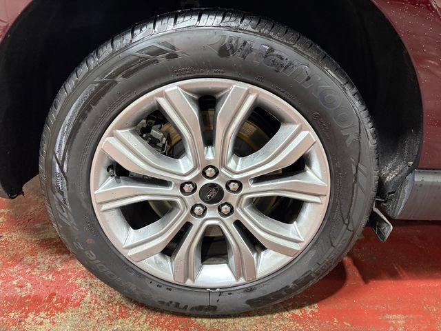 Used 2024 Ford Edge Titanium image 23