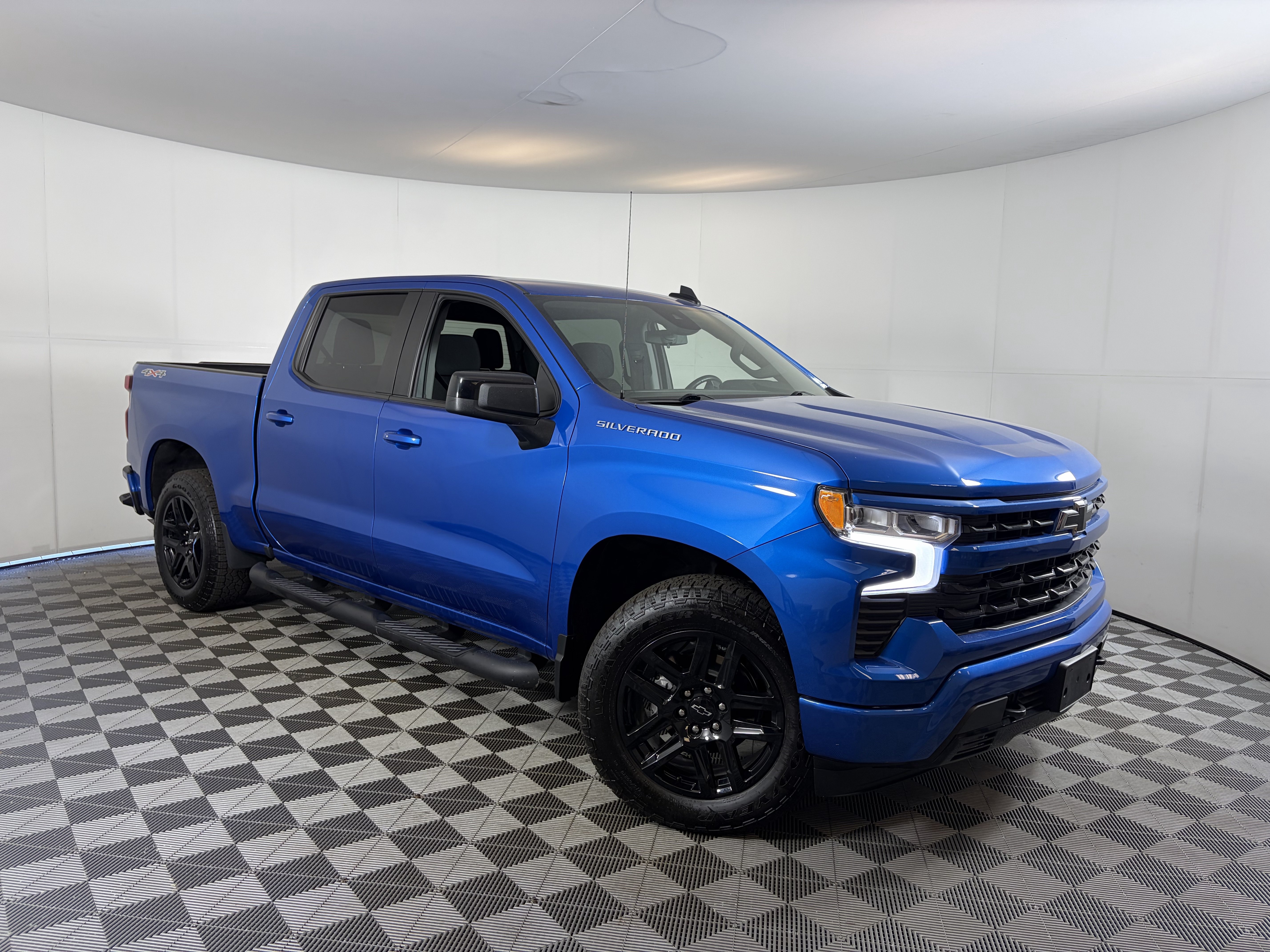 Used 2024 Chevrolet Silverado 1500 RST w/ Protection Package AWD/4WD image 1