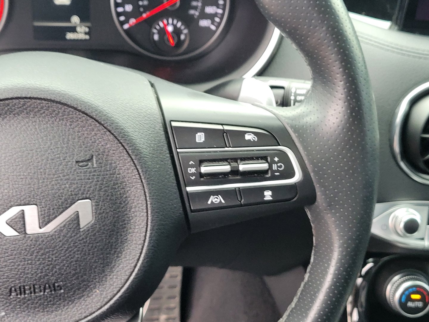 Used 2023 Kia Stinger GT-Line w/ Sun & Sound Package AWD/4WD image 23