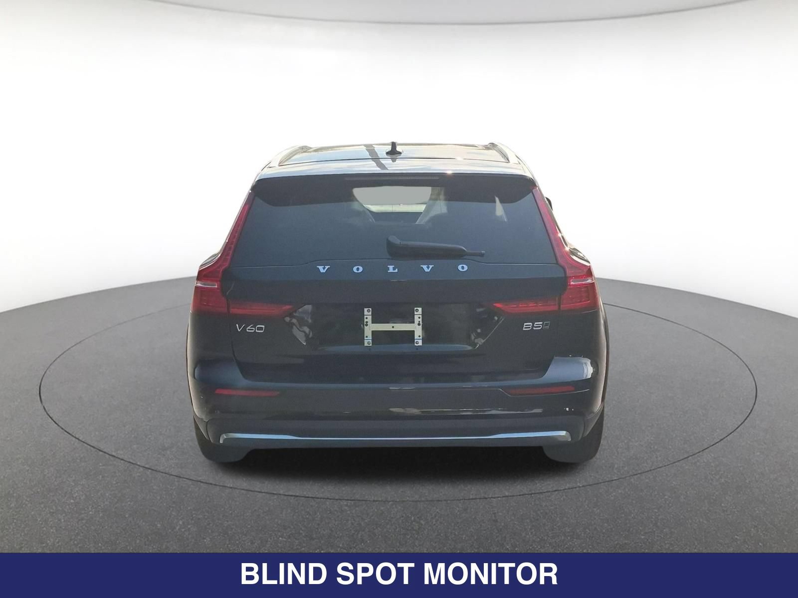 New 2026 Volvo V60 B5 Cross Country Plus w/ Climate Package AWD/4WD image 8
