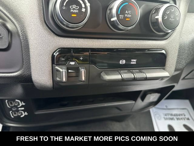 Used 2024 RAM 3500 Tradesman w/ Chrome Appearance Group AWD/4WD image 46
