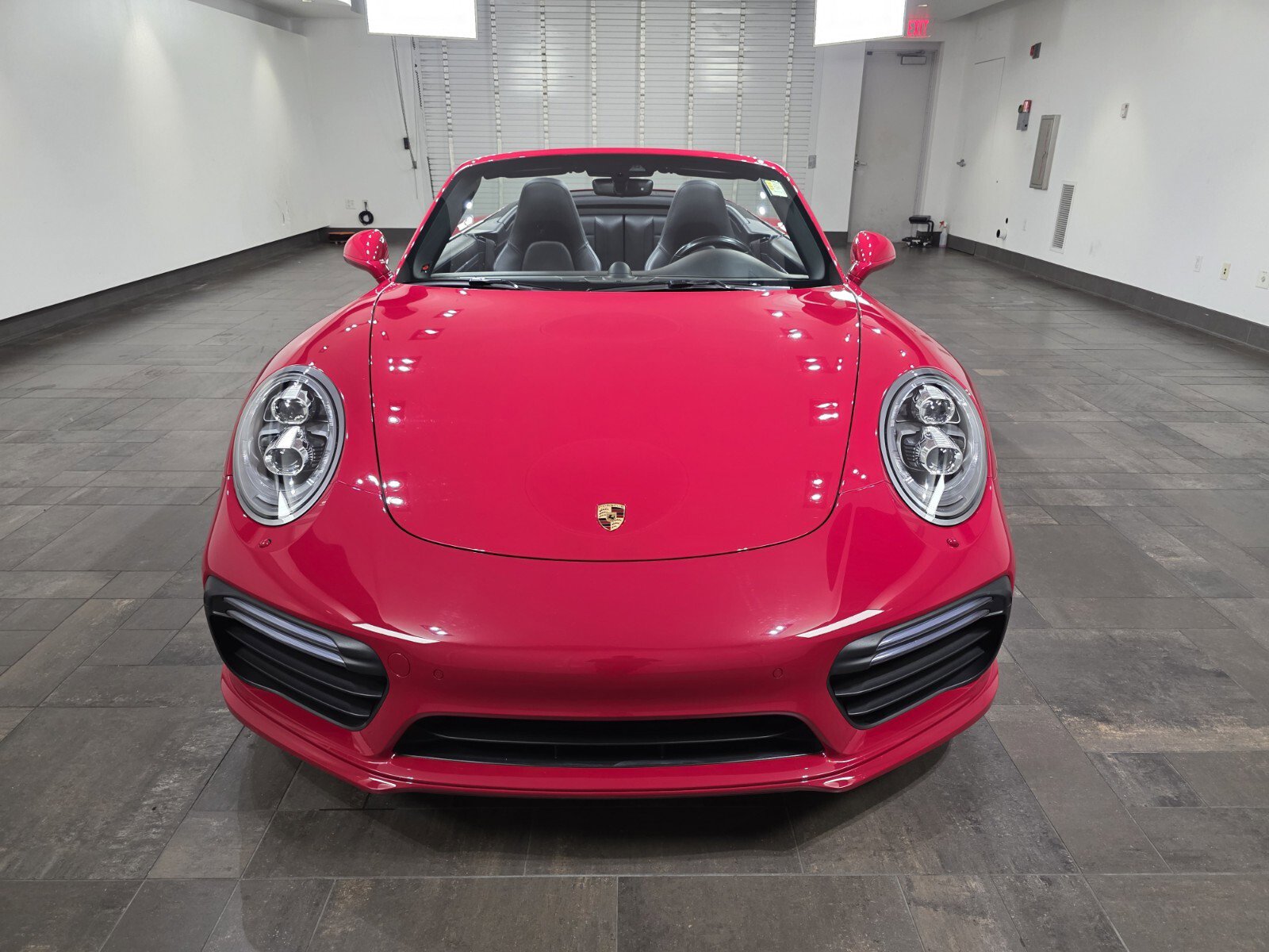 Used 2018 Porsche 911 Turbo image 2