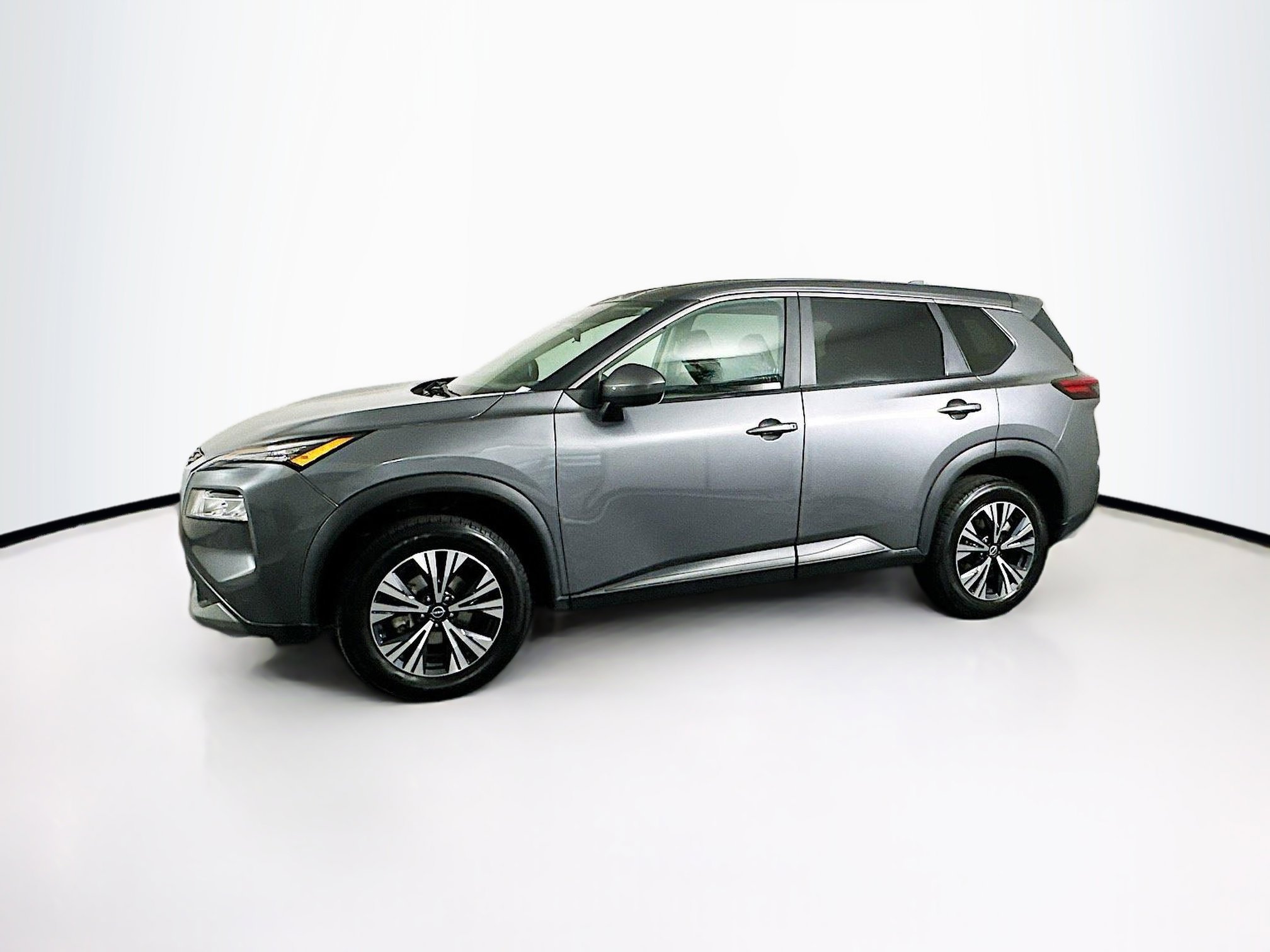 Used 2023 Nissan Rogue SV image 4