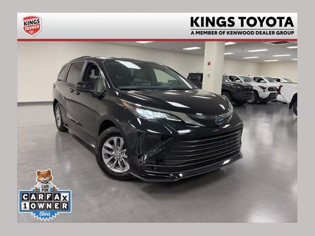Certified 2025 Toyota Sienna LE