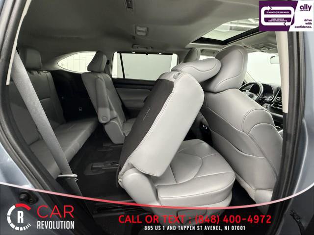 Used 2021 Toyota Highlander XLE image 54