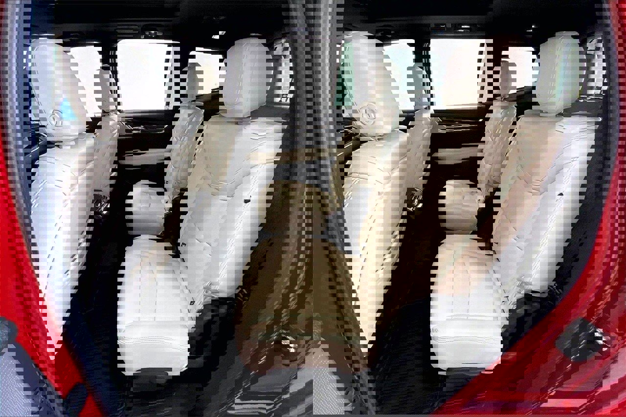 Used 2023 Cadillac XT6 Sport w/ Technology Package image 19