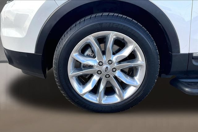 Used 2014 Ford Explorer XLT w/ Equipment Group 201A AWD/4WD image 5