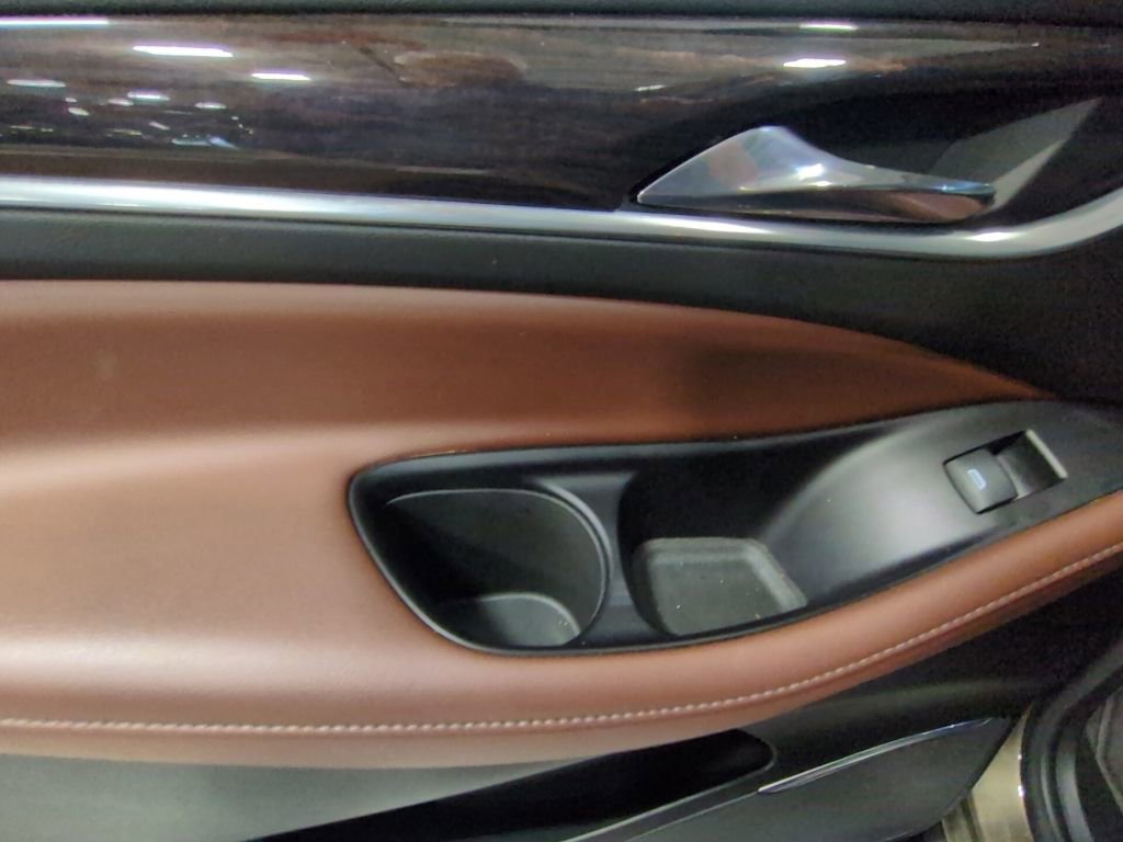 Used 2020 Buick Enclave Avenir w/ Avenir Technology Package image 25