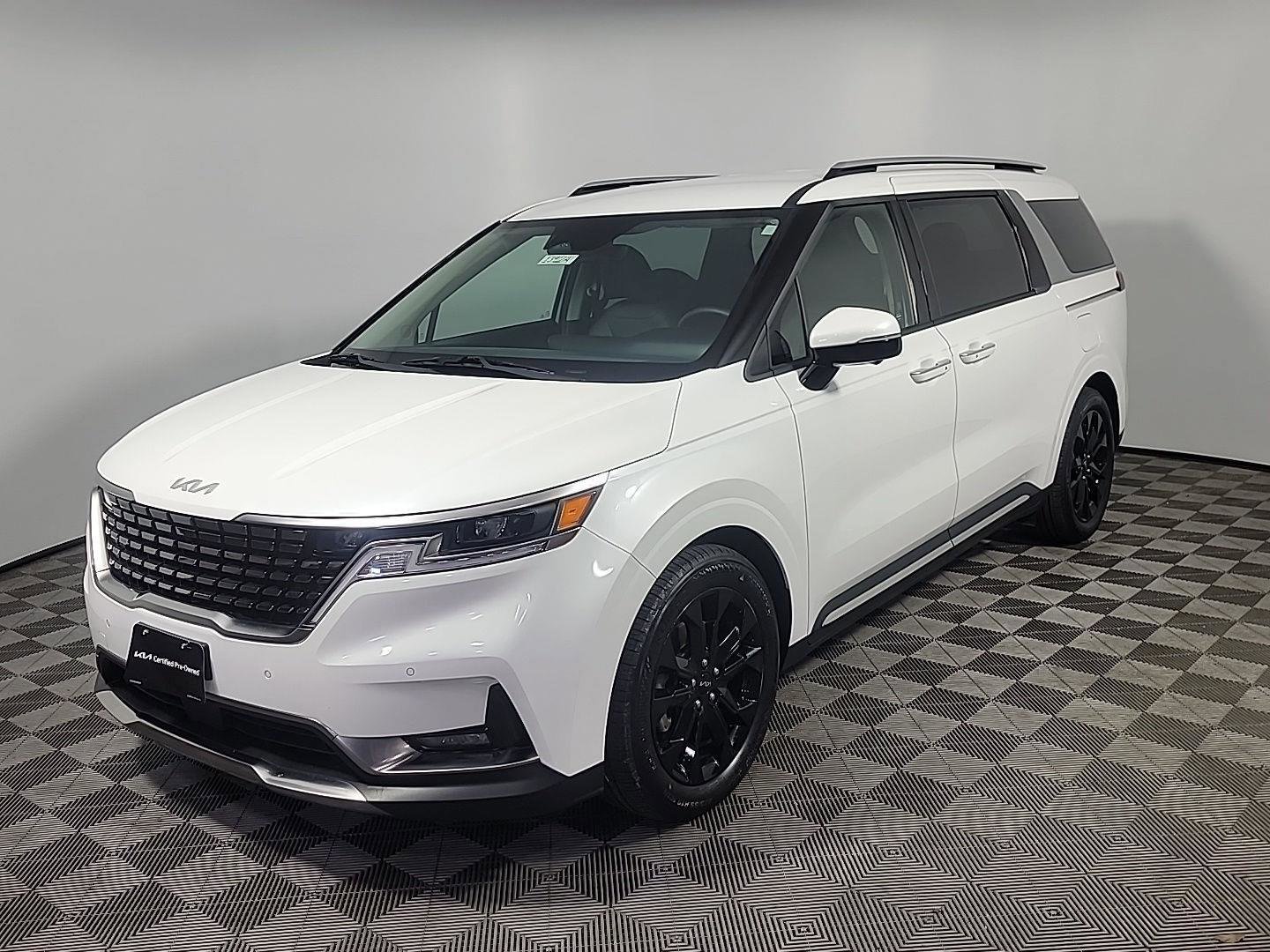 Used 2024 Kia Carnival SX image 12