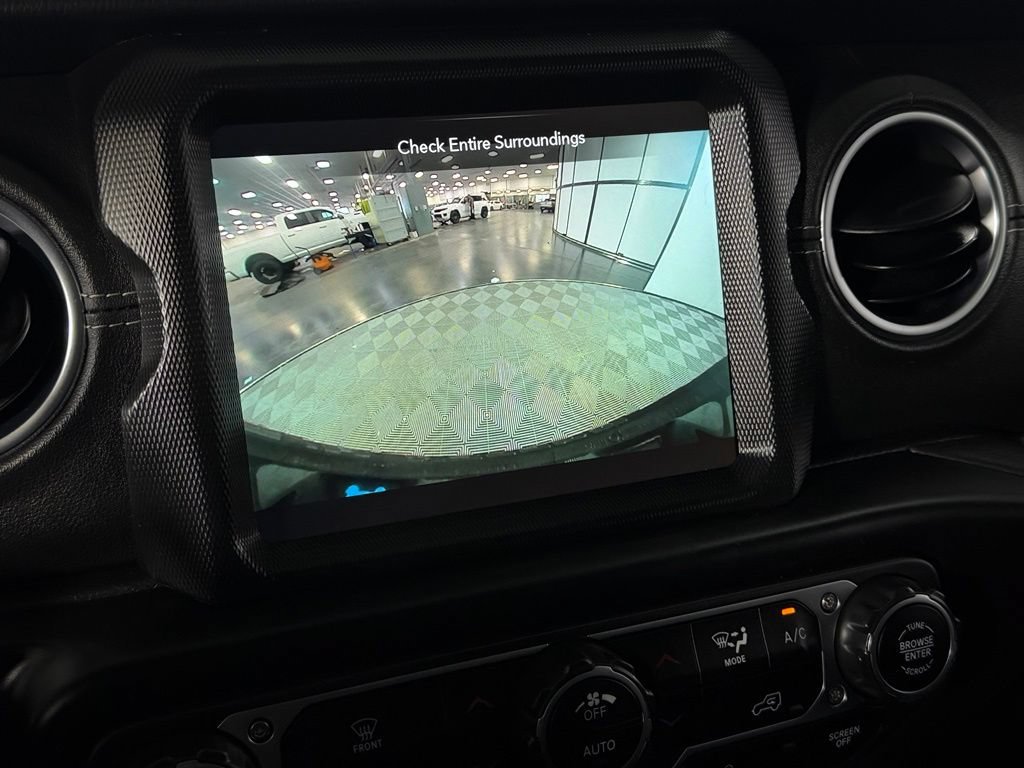 Used 2023 Jeep Wrangler Unlimited Sahara AWD/4WD image 19