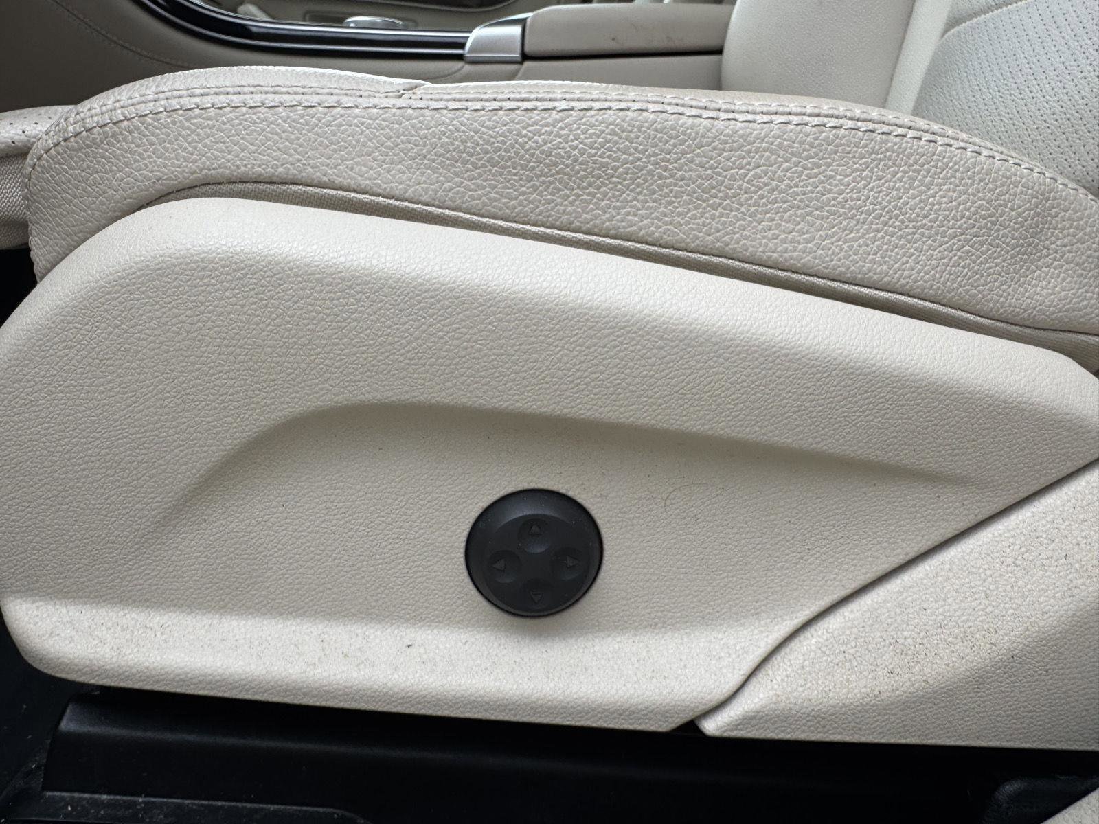 Certified 2019 Mercedes-Benz GLC 300 image 7