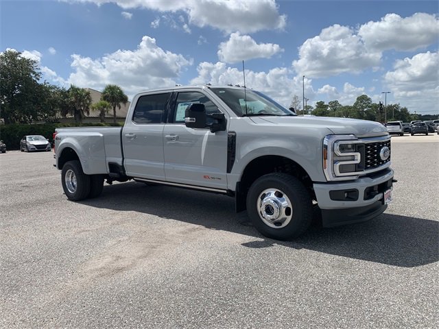 New 2026 Ford F350 Platinum image 2