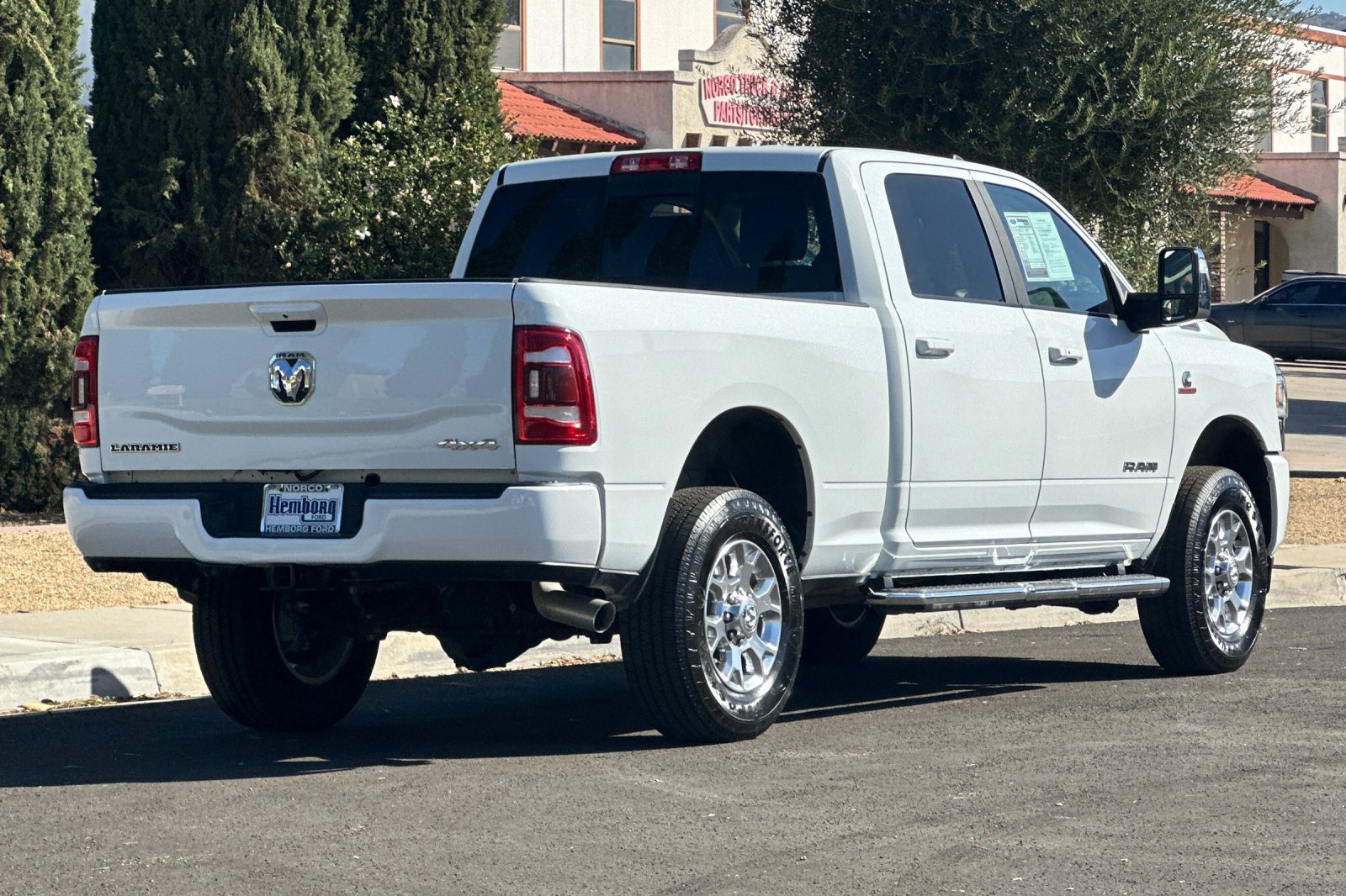 Used 2024 RAM 2500 Laramie AWD/4WD image 4