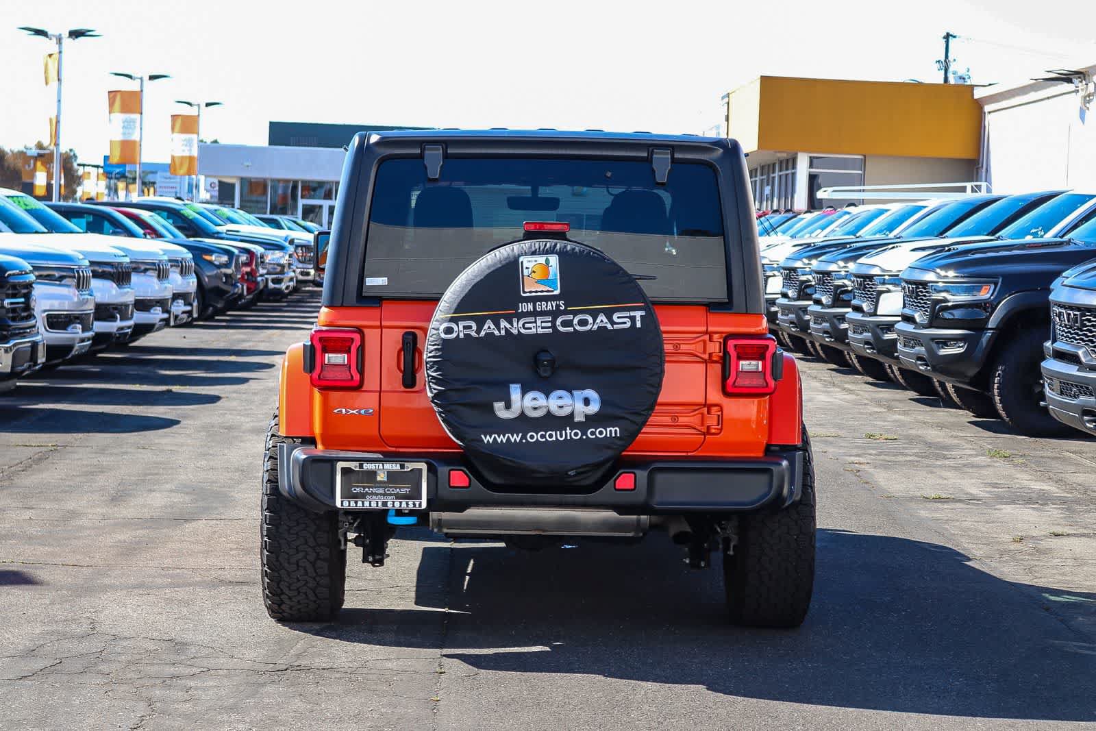 Used 2023 Jeep Wrangler Unlimited Sahara AWD/4WD image 5