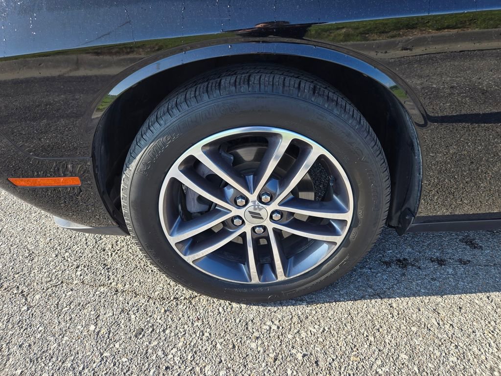 Used 2019 Dodge Challenger SXT AWD/4WD image 10