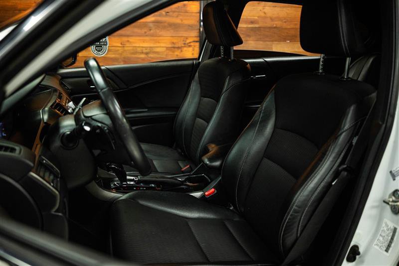 Used 2017 Honda Accord Sport image 9