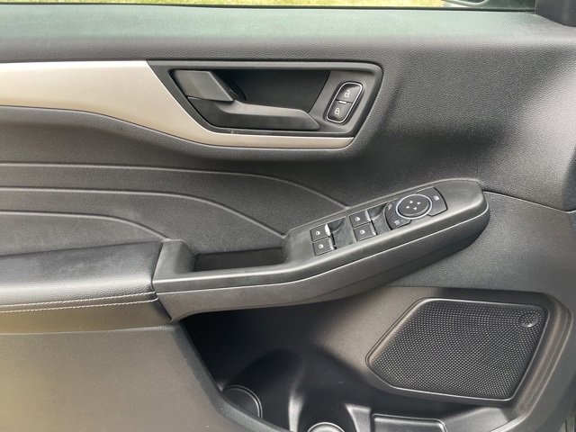 Used 2022 Ford Escape SE w/ Convenience Package image 18