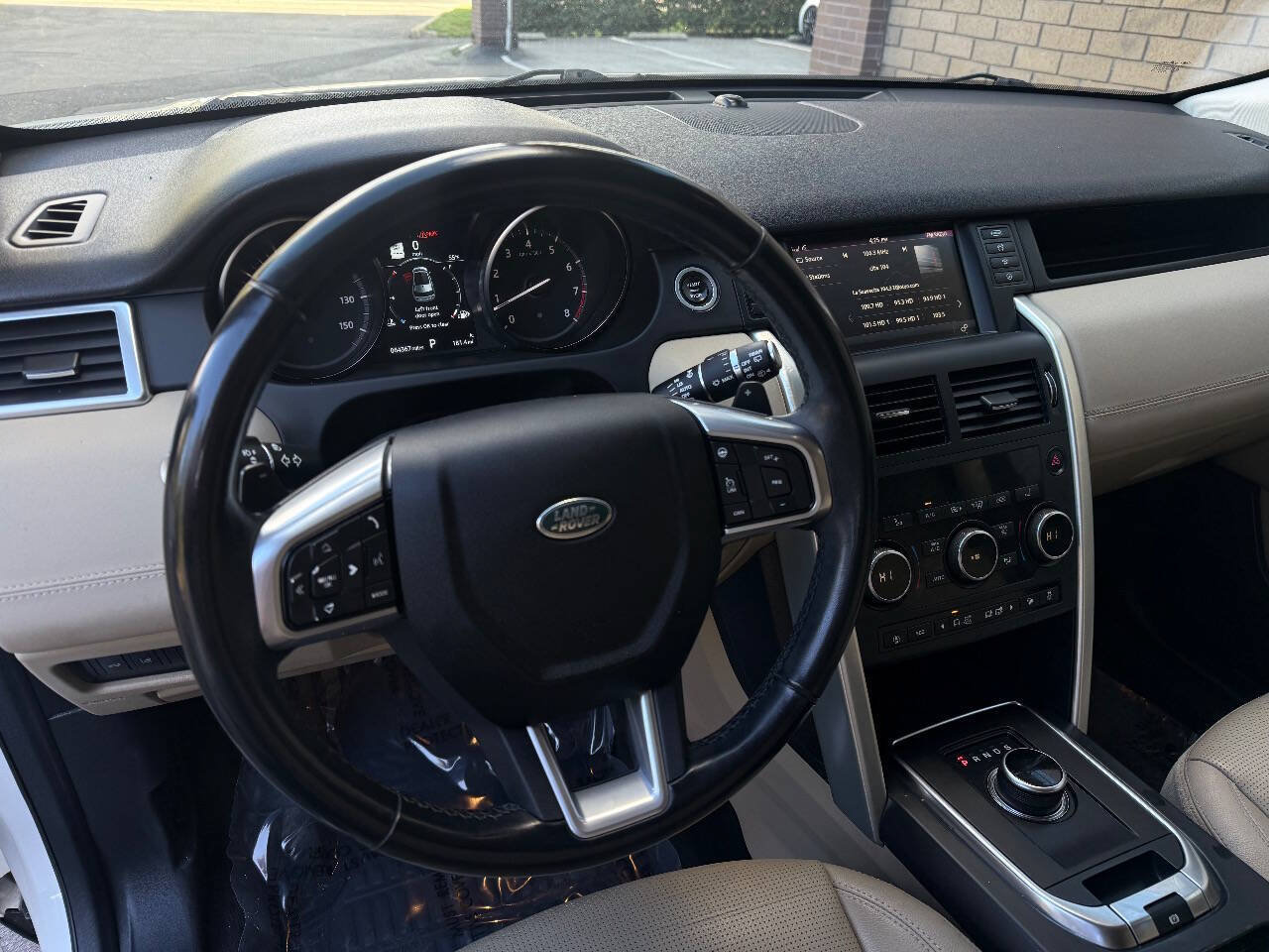 Used 2019 Land Rover Discovery Sport HSE AWD/4WD image 10