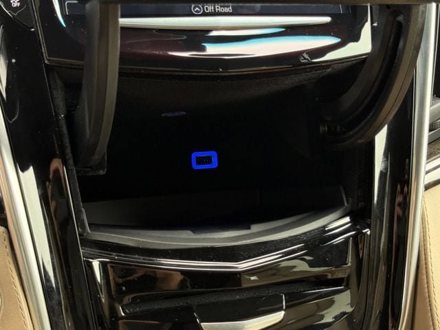 Used 2019 Cadillac Escalade ESV Platinum RWD image 19