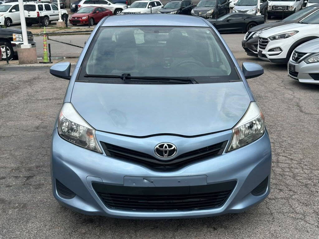 Used 2013 Toyota Yaris LE FWD image 2