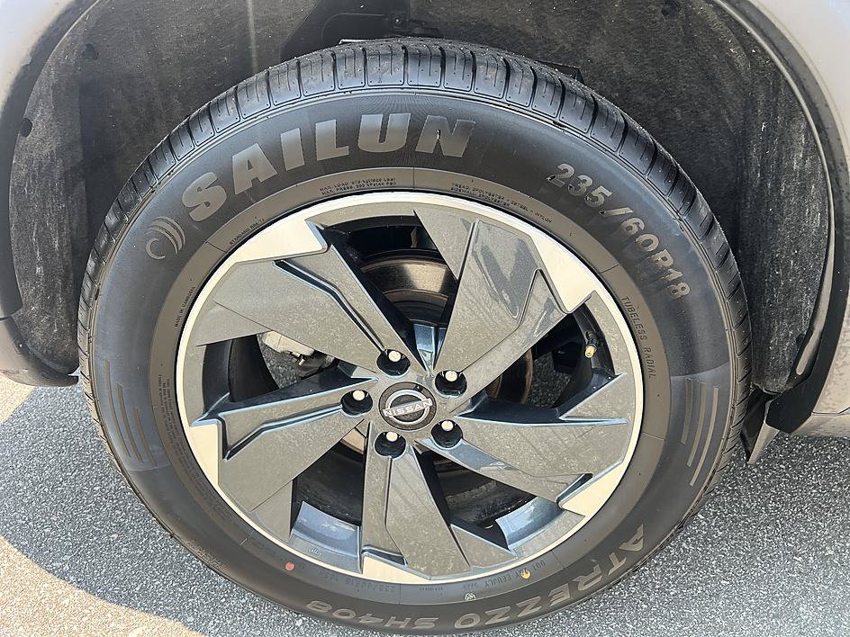 Certified 2024 Nissan Rogue SV AWD/4WD image 10