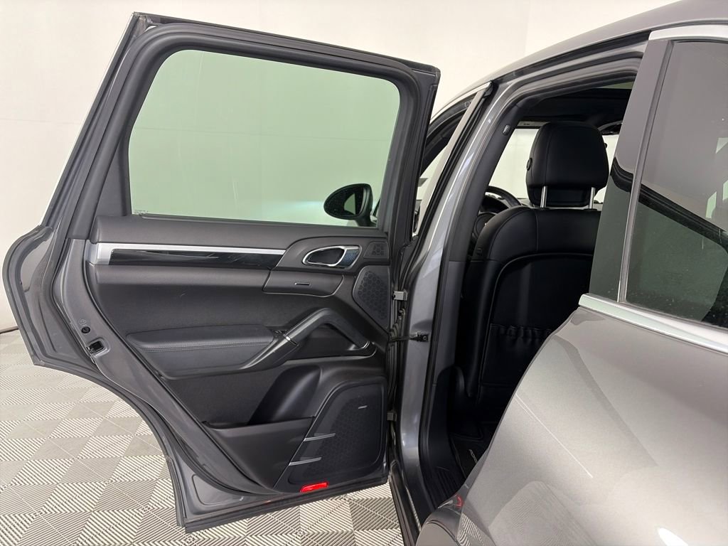 Used 2013 Porsche Cayenne image 12