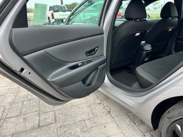 New 2026 Hyundai Elantra SEL Sport Premium FWD image 17