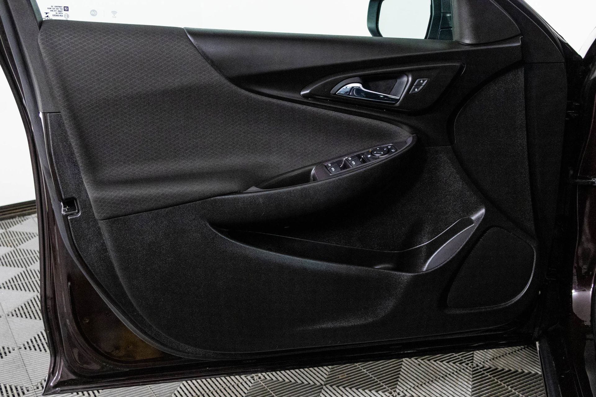 Used 2021 Chevrolet Malibu LS image 32