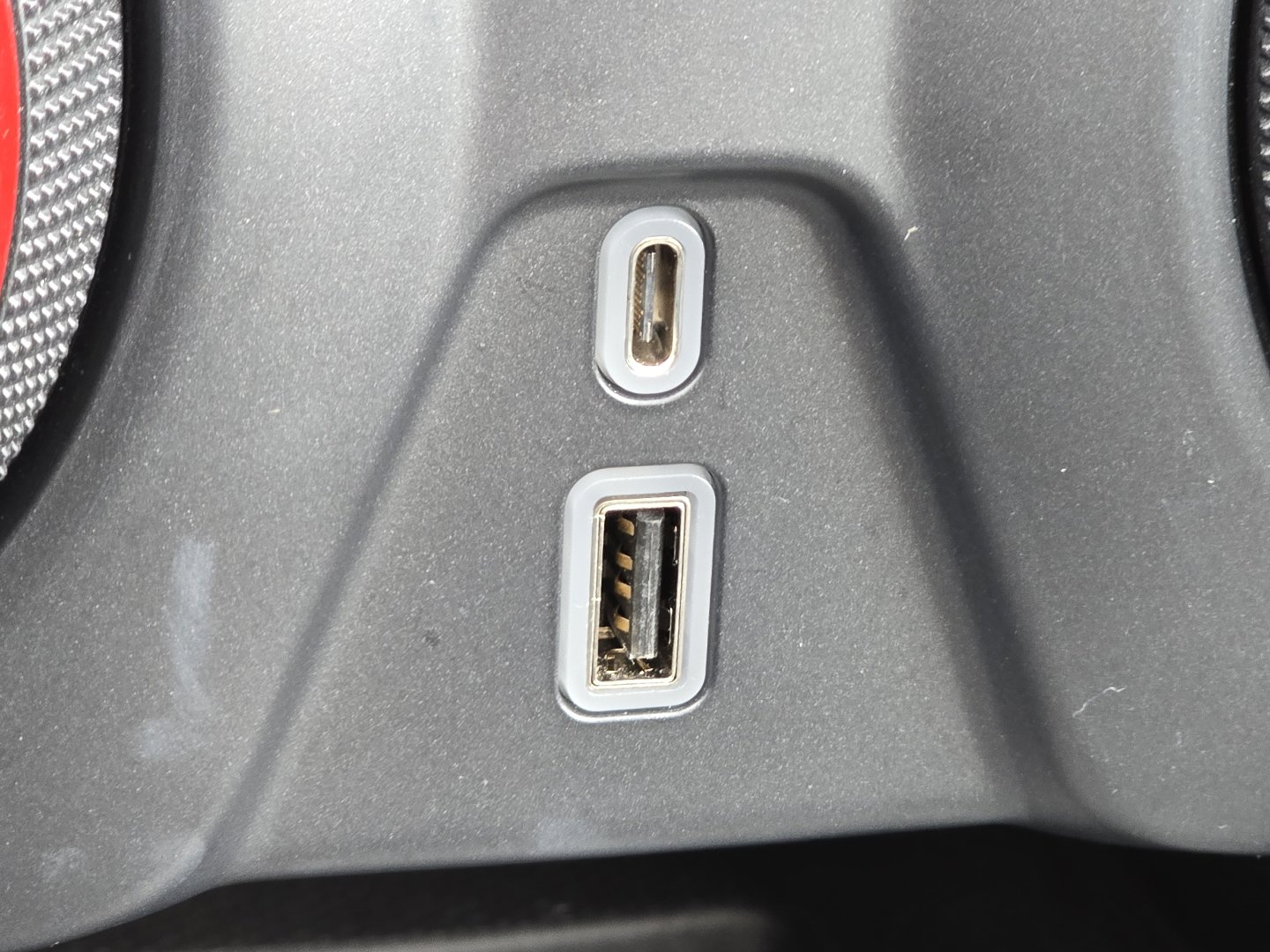 Certified 2023 Chevrolet Blazer RS w/ Driver Confidence II Package image 11