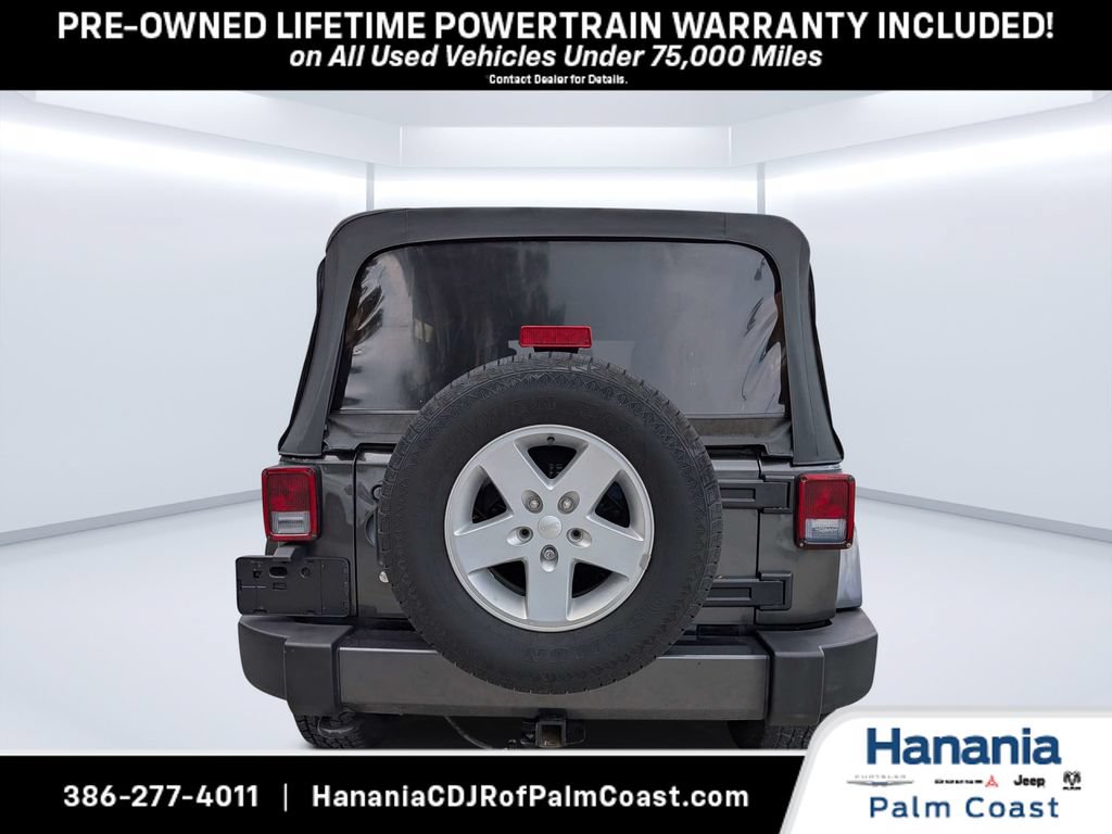 Used 2017 Jeep Wrangler Unlimited Sahara w/ Connectivity Group AWD/4WD image 4