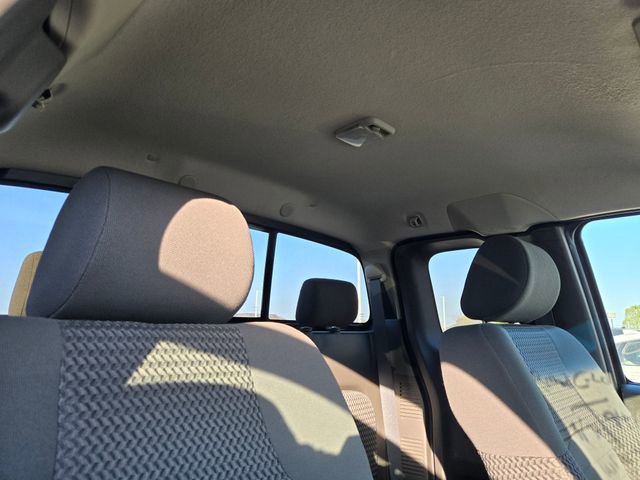 Used 2009 Nissan Frontier SE w/ SE Value Truck Pkg image 6