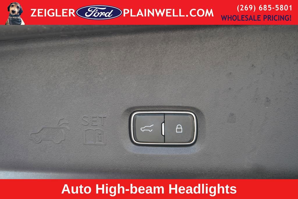 Used 2025 Ford Expedition Platinum image 14