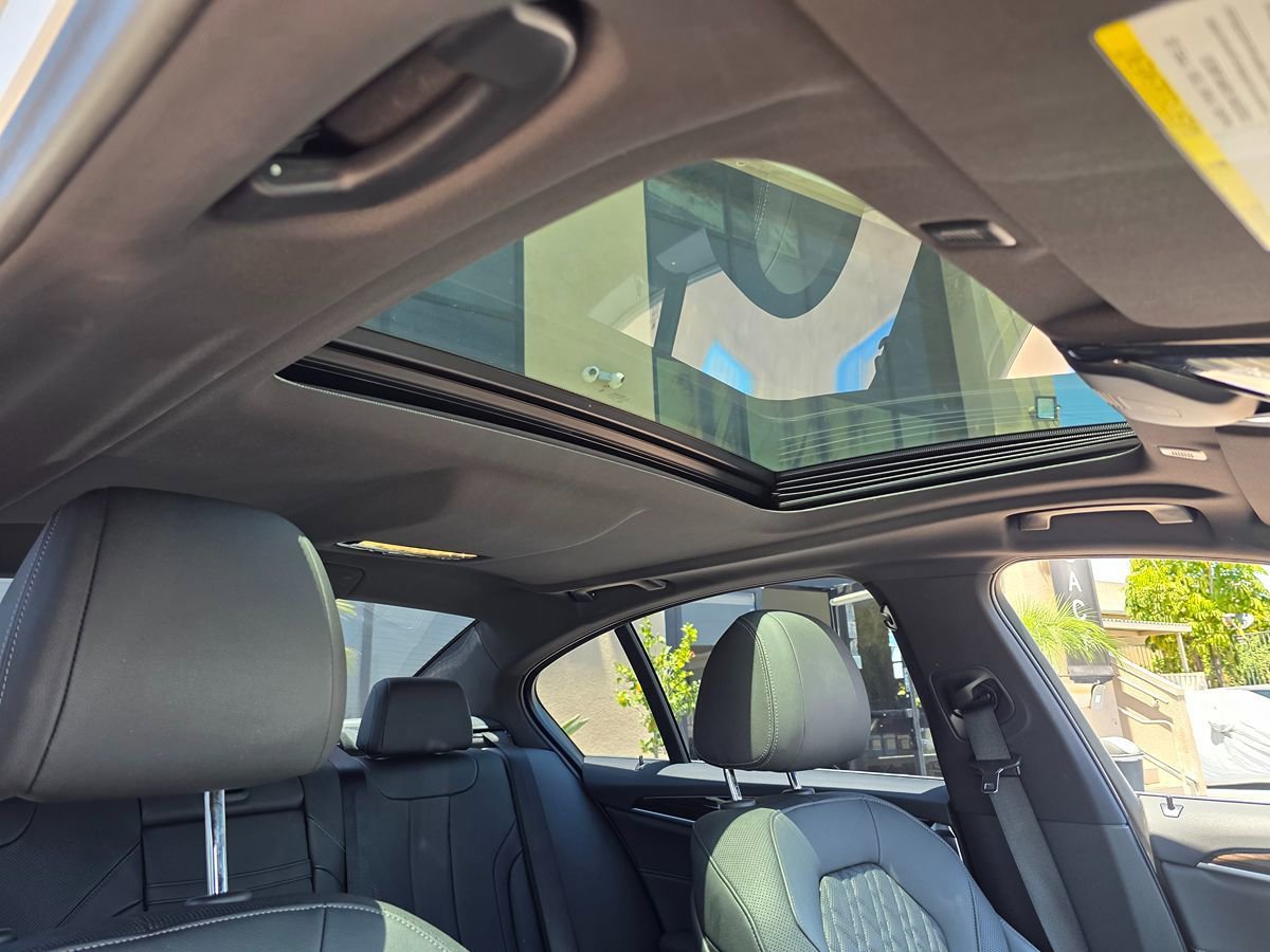 Used 2023 BMW 530e w/ Premium Package RWD image 17