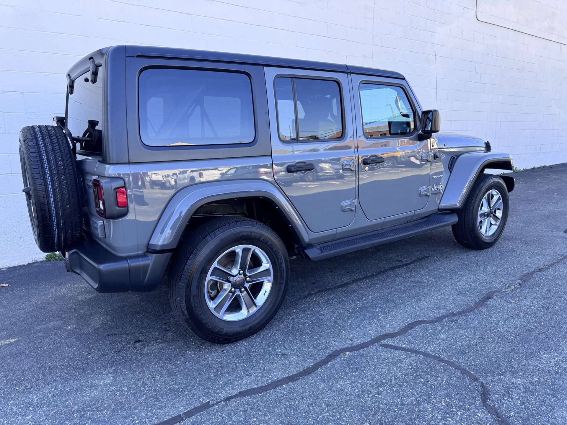 Used 2021 Jeep Wrangler Unlimited Sahara w/ Uconnect 4C Nav & Sound Group image 6