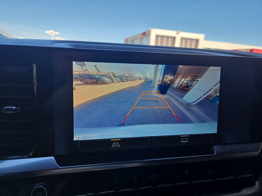 Used 2025 Chevrolet Silverado 2500 LT image 25