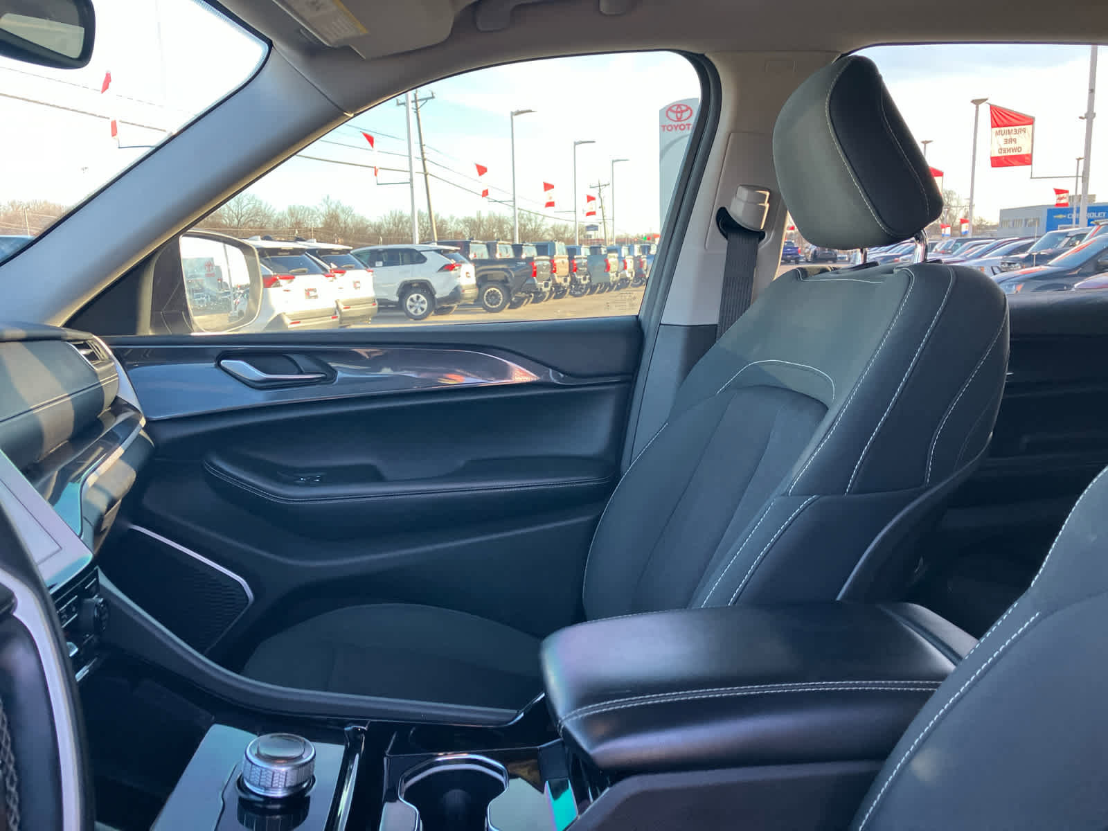 Used 2021 Jeep Grand Cherokee L Laredo w/ Luxury Tech Group I image 10