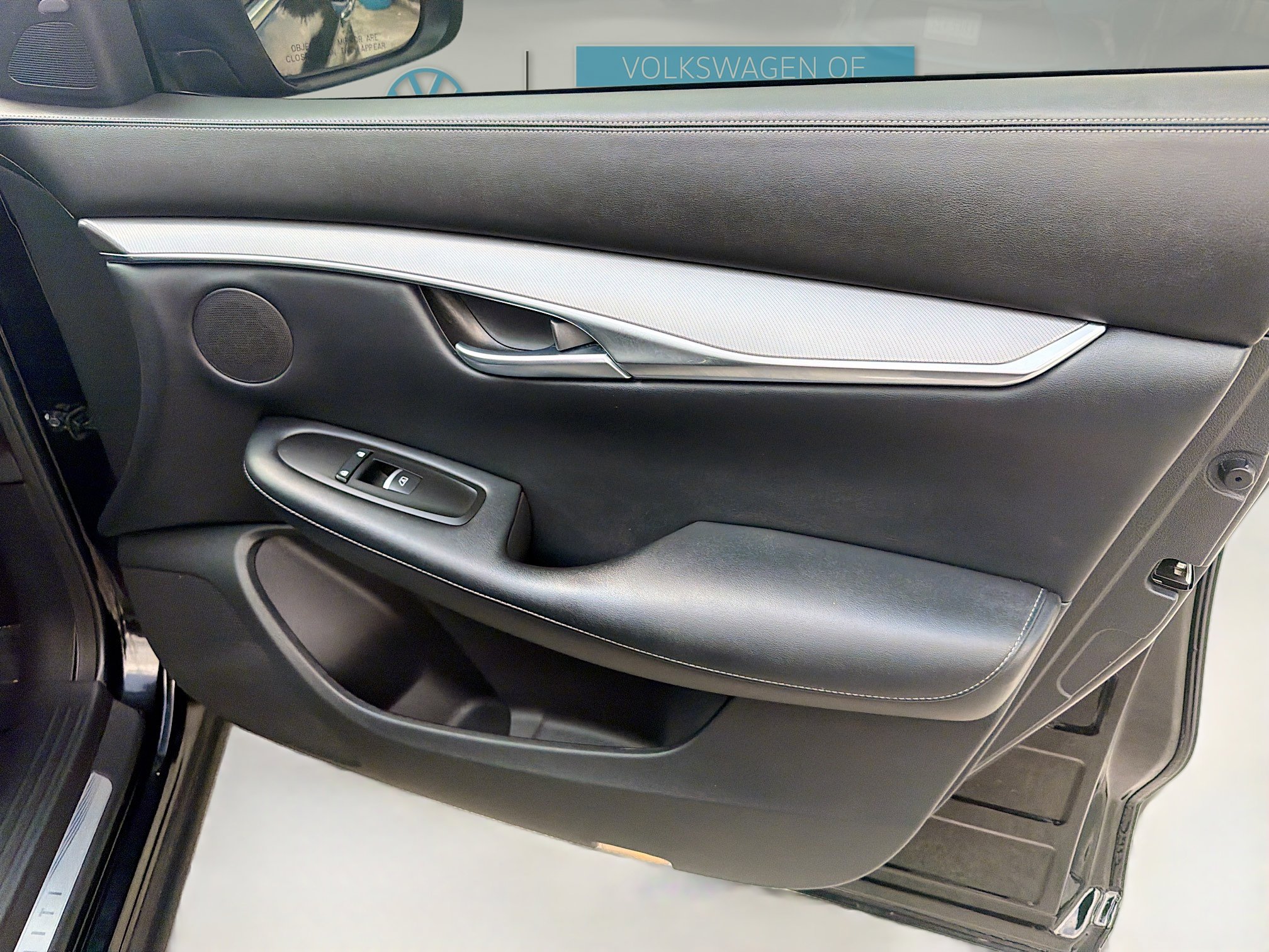 Used 2024 INFINITI QX50 Luxe w/ Accent Package FWD image 35