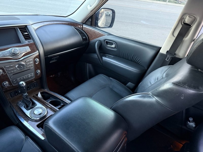 Used 2016 INFINITI QX80 Luxe w/ 22" Wheel Package image 17