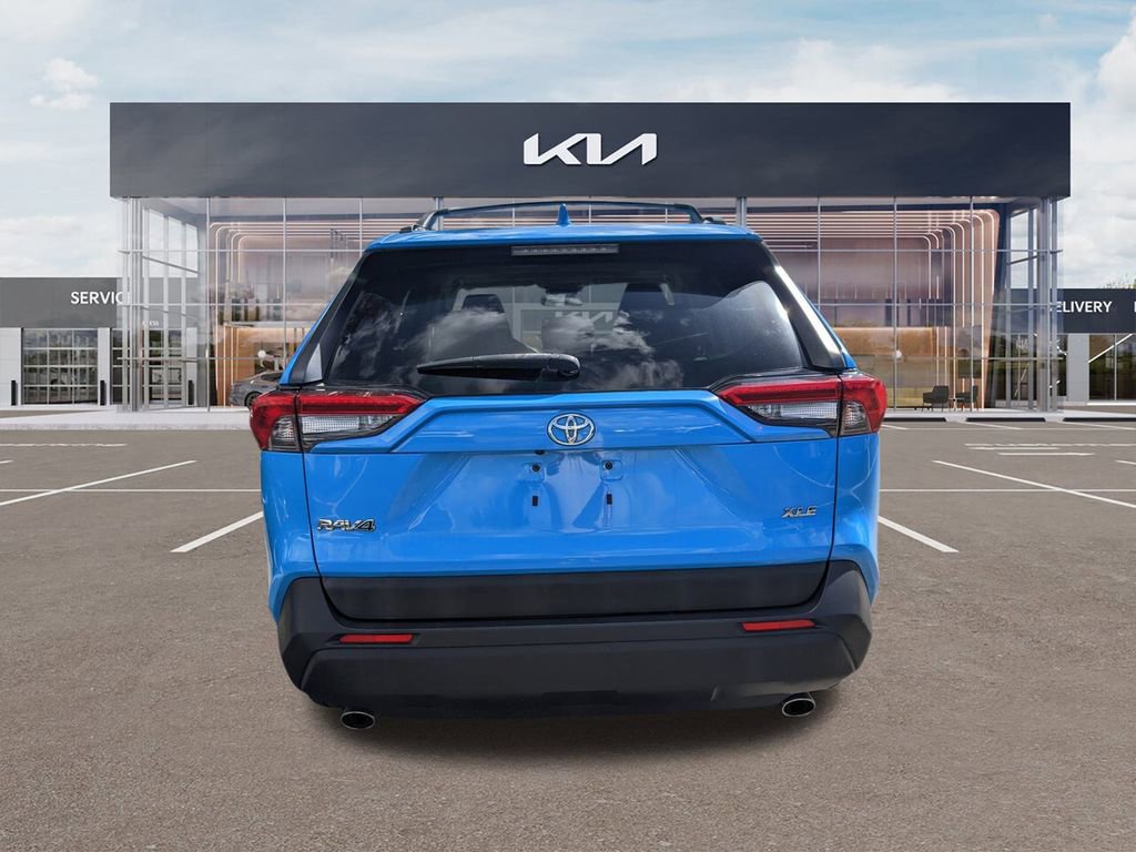 Used 2019 Toyota RAV4 XLE Premium image 8
