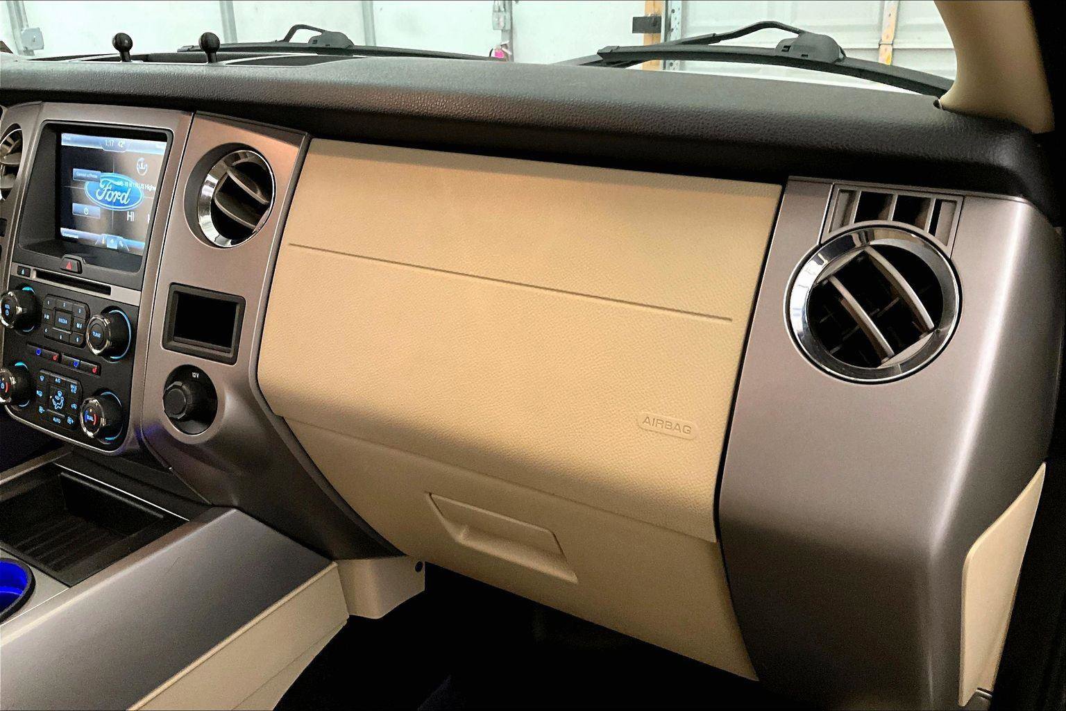 Used 2015 Ford Expedition EL XLT w/ Equipment Group 202A image 16