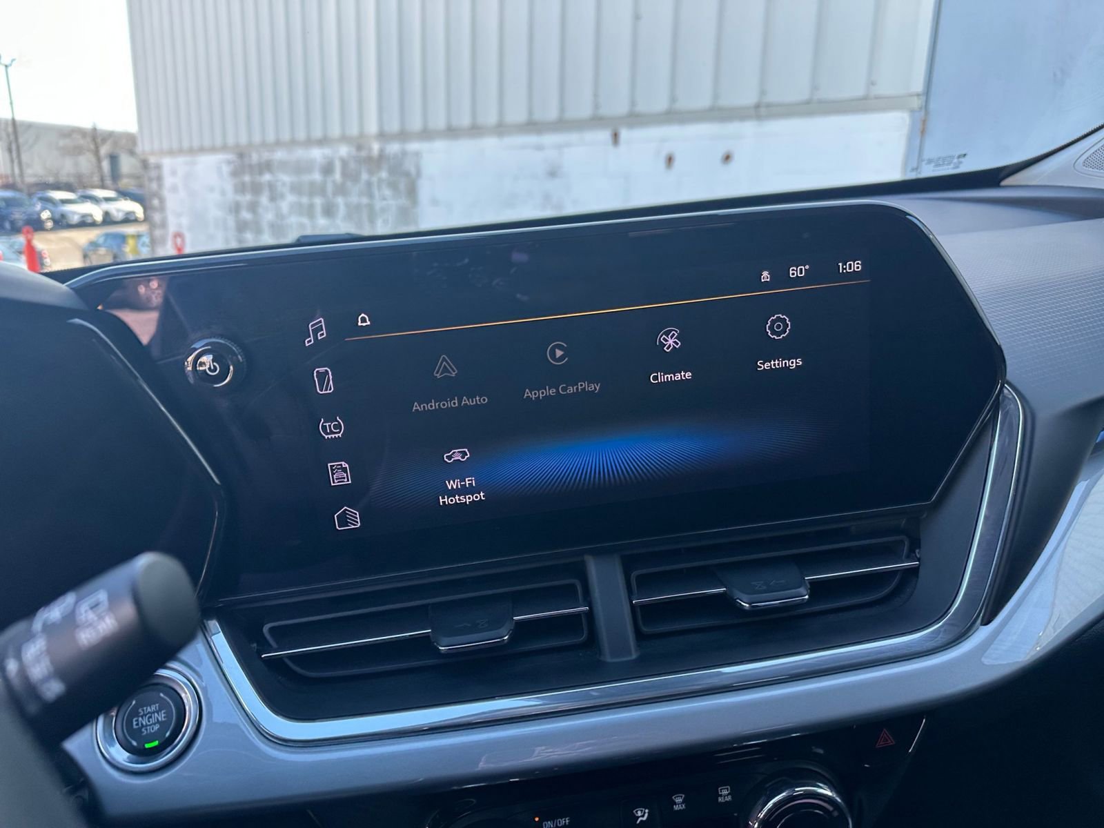 Used 2025 Chevrolet Trax LT image 21