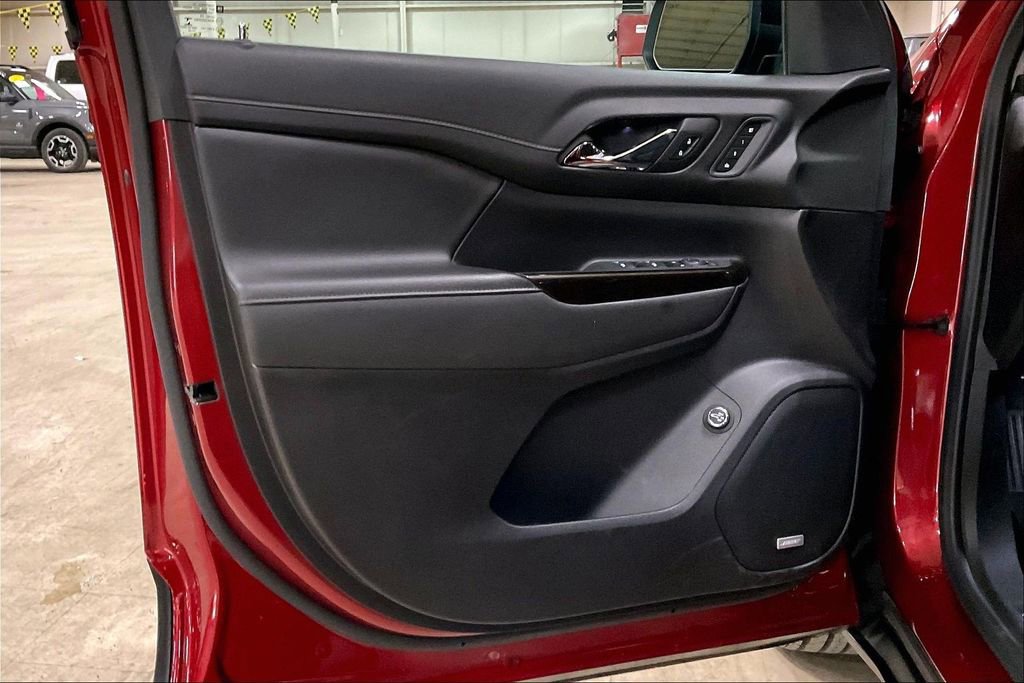 Used 2023 GMC Acadia AT4 w/ Technology Package image 21