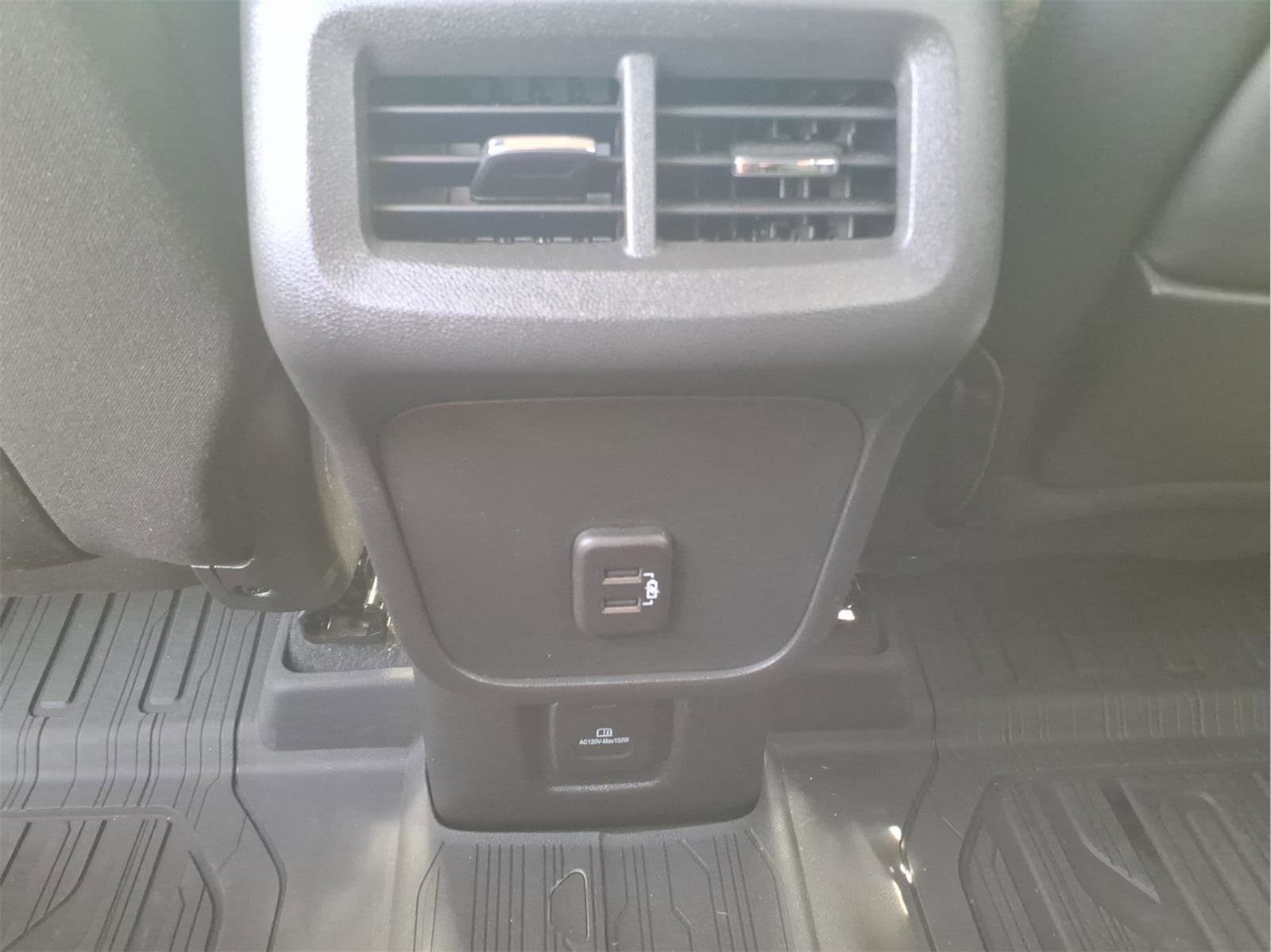 Used 2023 GMC Terrain SLE w/ Driver Convenience Package FWD image 14