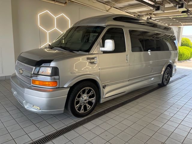 Used 2017 Chevrolet Express 2500 Extended image 4