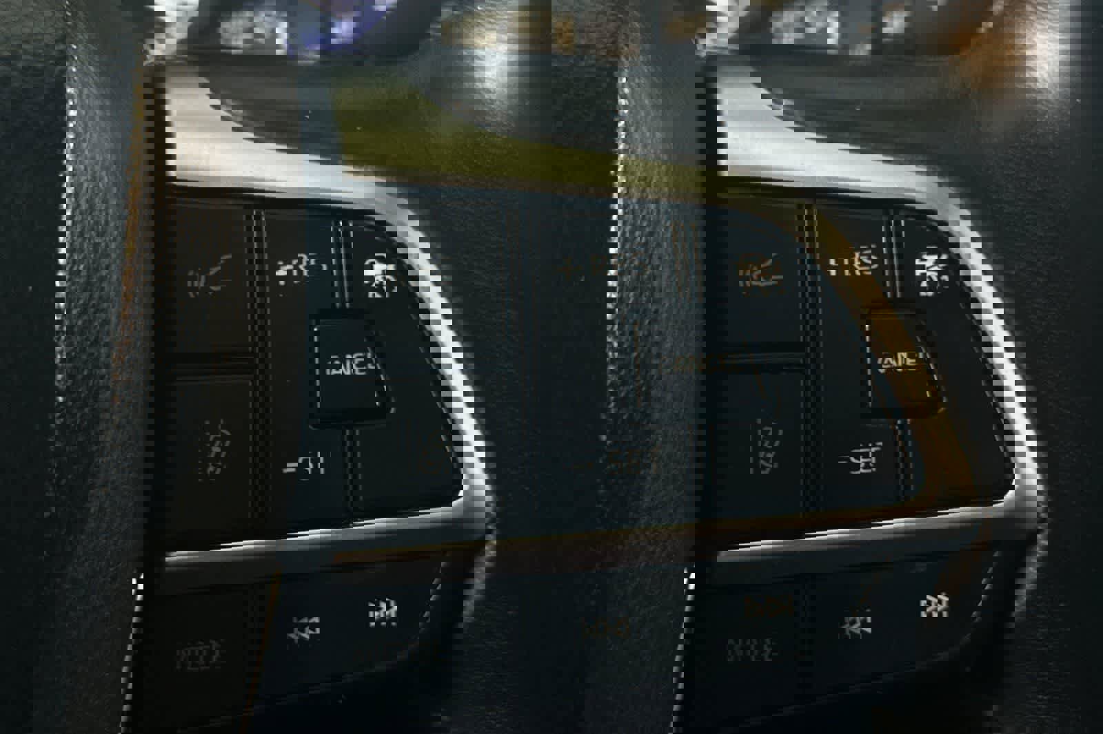 Used 2020 Toyota Highlander XLE image 31