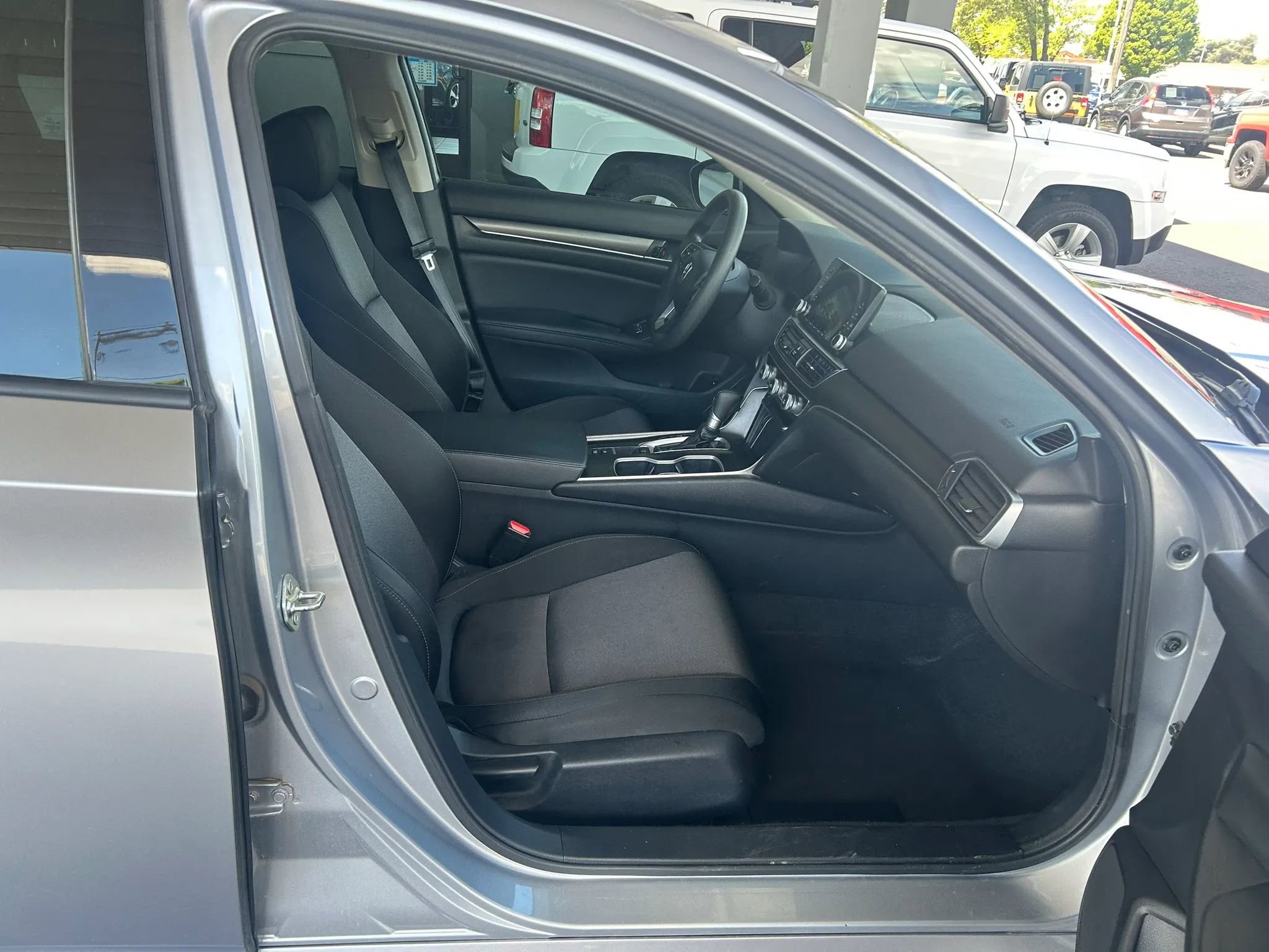 Used 2020 Honda Accord LX image 4
