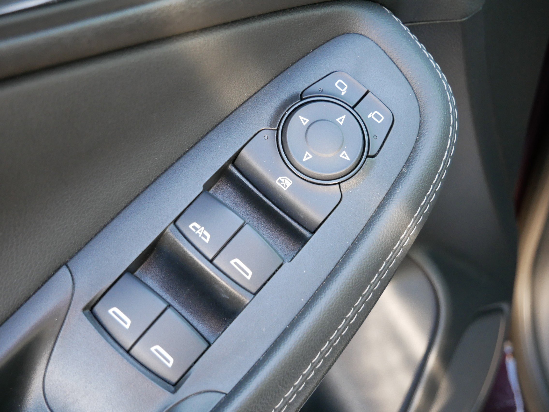 Used 2021 Buick Encore GX Select image 16